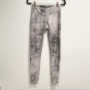 Alo Grey/Black Patterned Stretch Leggings Size M